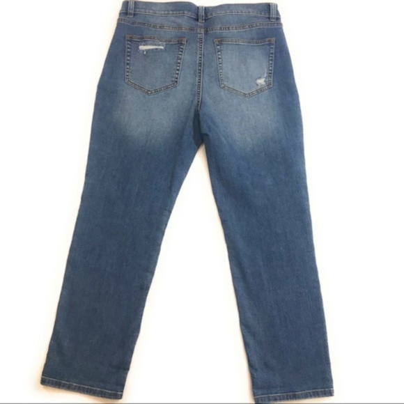 (SOLD) New York & Co. Distressed Straight Jeans - Picture 5 of 7